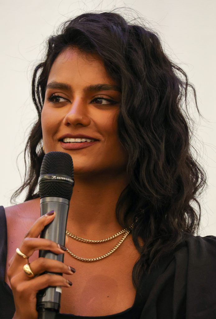 Simone Ashley Net Worth, Age, Height, Weight, Family, Bio/Wiki 2024 Simone Ashley Net Worth, Age, Height, Weight, Family, Bio/Wiki 2024